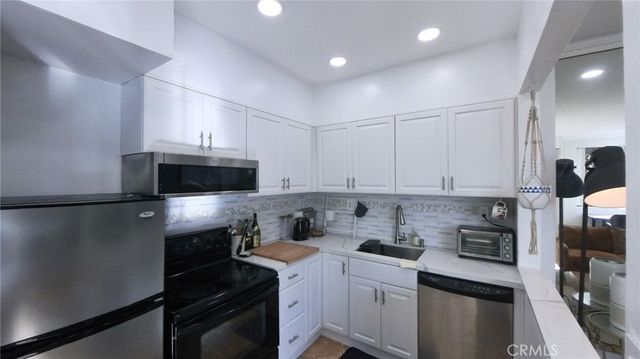 2575 E 19th Street 17, Signal Hill, CA 90755