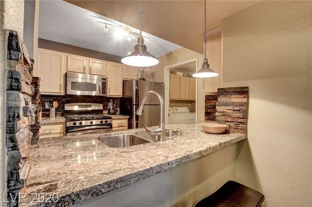 950 Seven Hills Drive 2524, Henderson, NV 89052