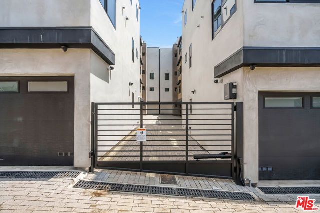 1859 Barry Avenue, Los Angeles, CA 90025