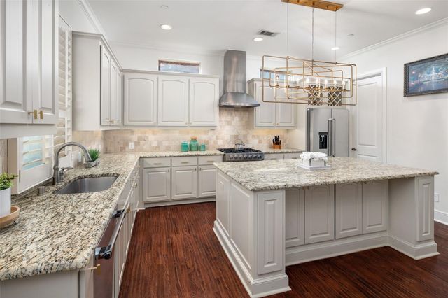 3237 Hugo Place, Dallas, TX 75204