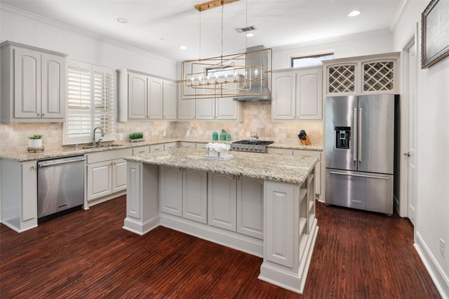3237 Hugo Place, Dallas, TX 75204