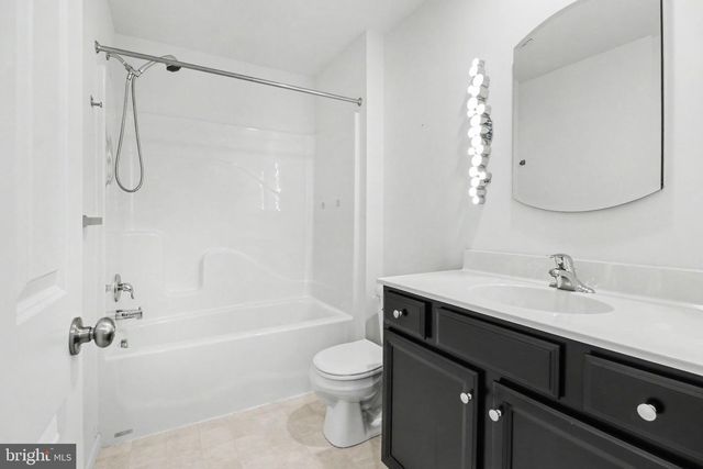2143 RED FOX DR, Hummelstown, PA 17036