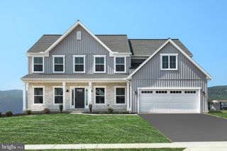 121 SOUTH MOUNTAIN DR, Carlisle, PA 17013