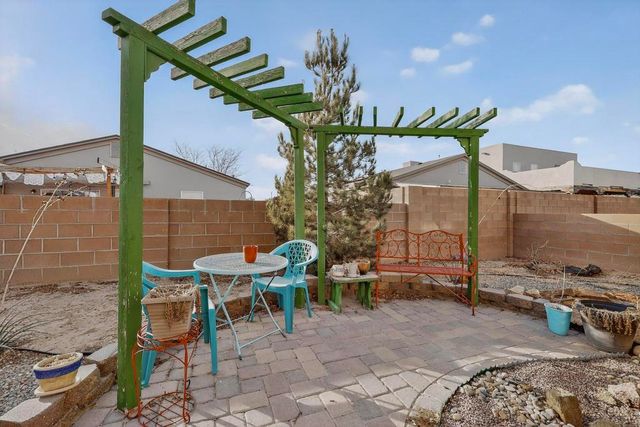 509 Whisper Drive SW, Albuquerque, NM 87121