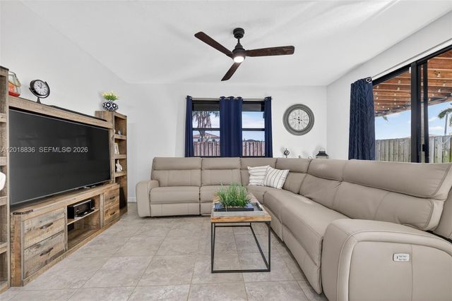 2542 NE 1st St, Homestead, FL 33033