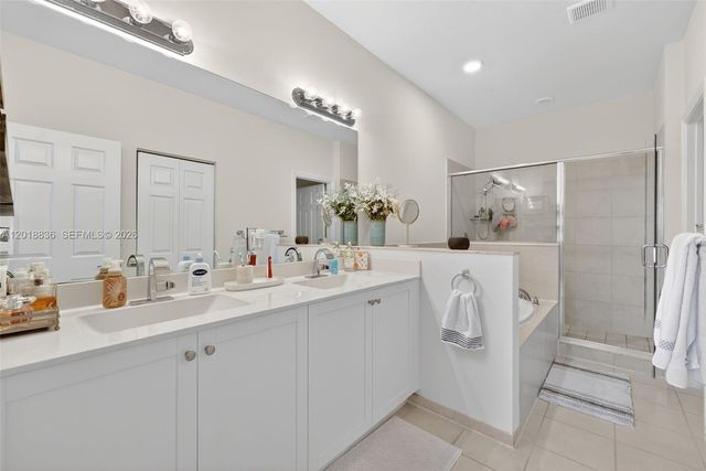 2542 NE 1st St, Homestead, FL 33033