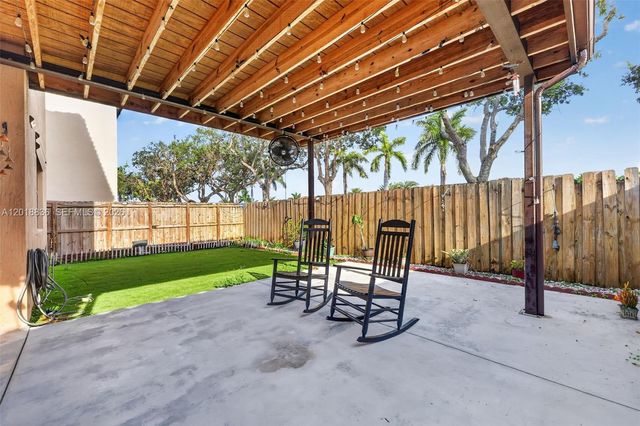 2542 NE 1st St, Homestead, FL 33033