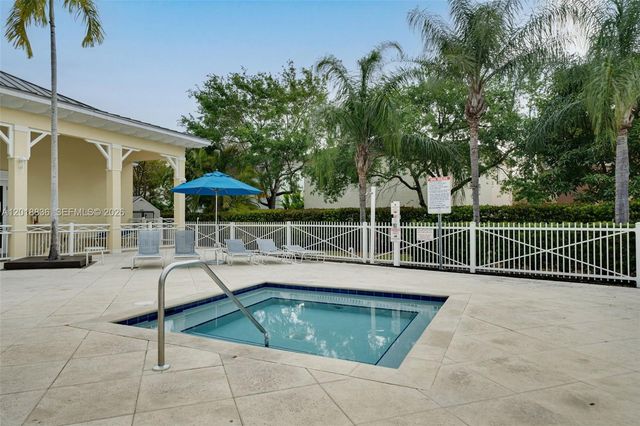 2542 NE 1st St, Homestead, FL 33033