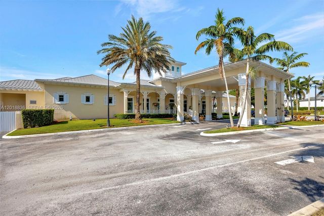 2542 NE 1st St, Homestead, FL 33033