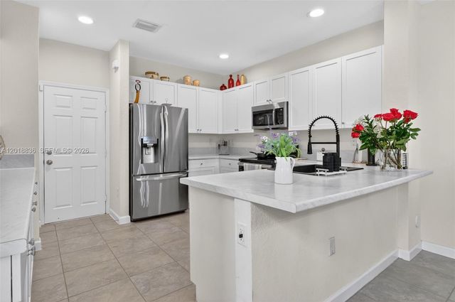 2542 NE 1st St, Homestead, FL 33033