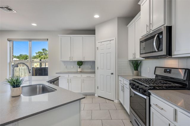 913 Boatswain WAY 195, Austin, TX 78748