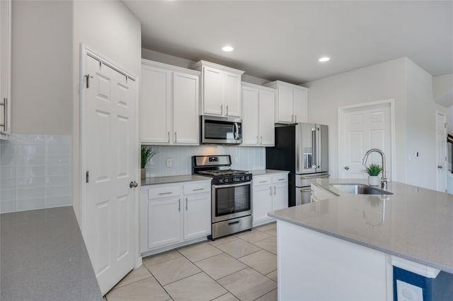 913 Boatswain WAY 195, Austin, TX 78748