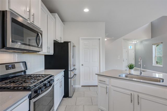 913 Boatswain WAY 195, Austin, TX 78748