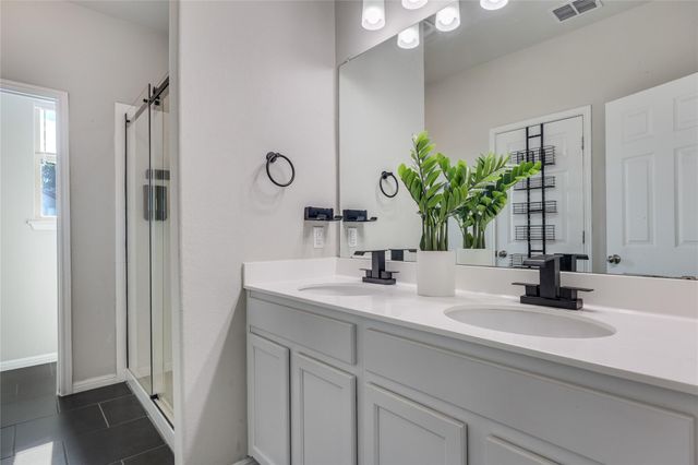 913 Boatswain WAY 195, Austin, TX 78748
