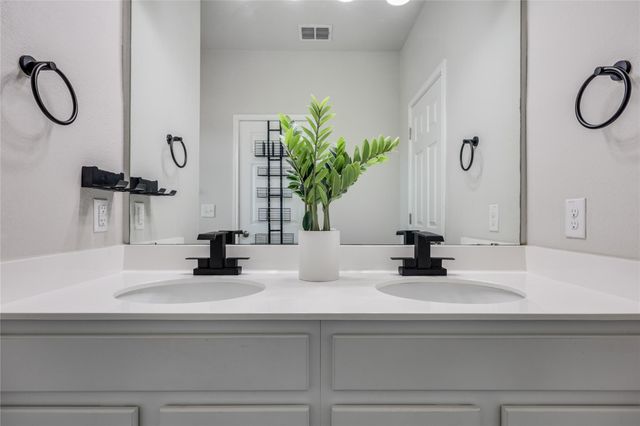 913 Boatswain WAY 195, Austin, TX 78748