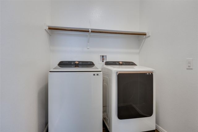 913 Boatswain WAY 195, Austin, TX 78748