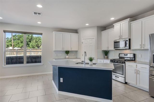 913 Boatswain WAY 195, Austin, TX 78748