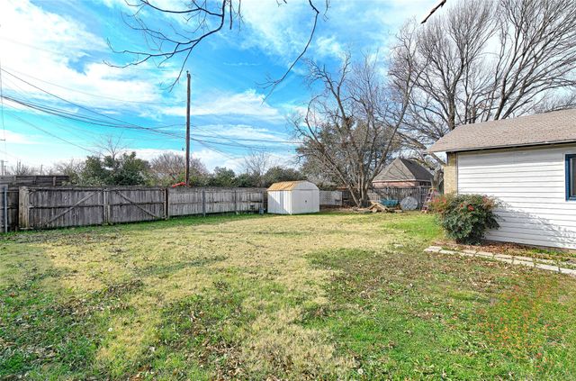 2512 Towerwood Drive, Carrollton, TX 75006