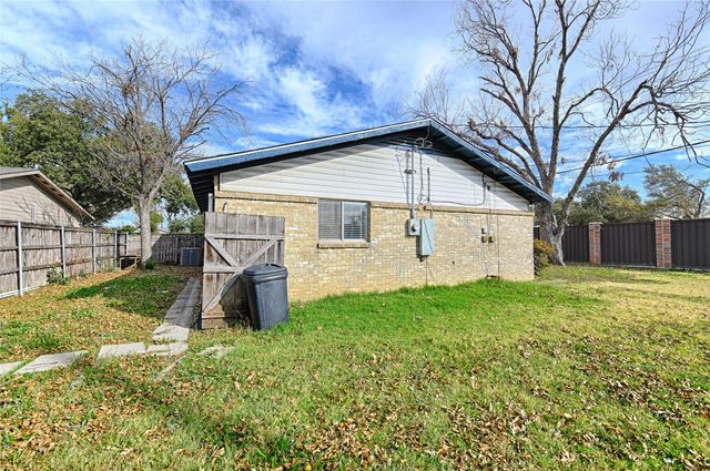 2512 Towerwood Drive, Carrollton, TX 75006