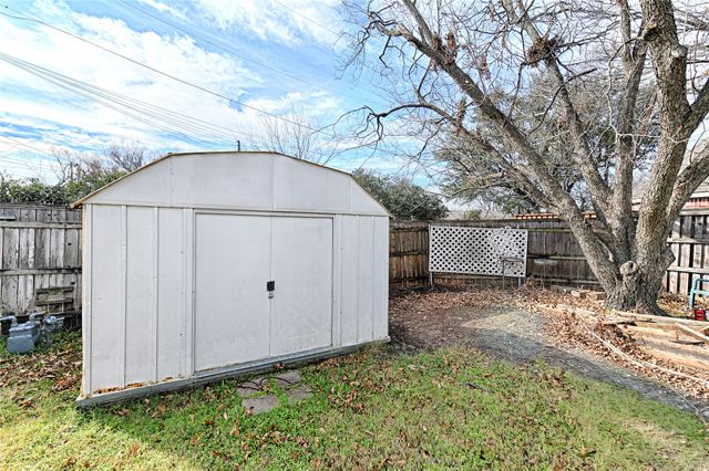 2512 Towerwood Drive, Carrollton, TX 75006