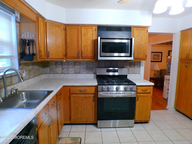 12 Persimmon Drive, Jackson, NJ 08527