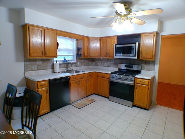 12 Persimmon Drive, Jackson, NJ 08527