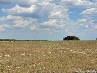 903 County Road 232, Floresville, TX 78114