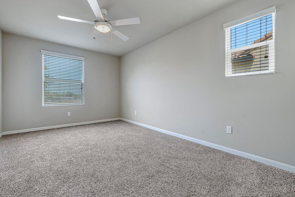Image 20 of property listing at 1324 Royalty Way, Clovis, CA 93619