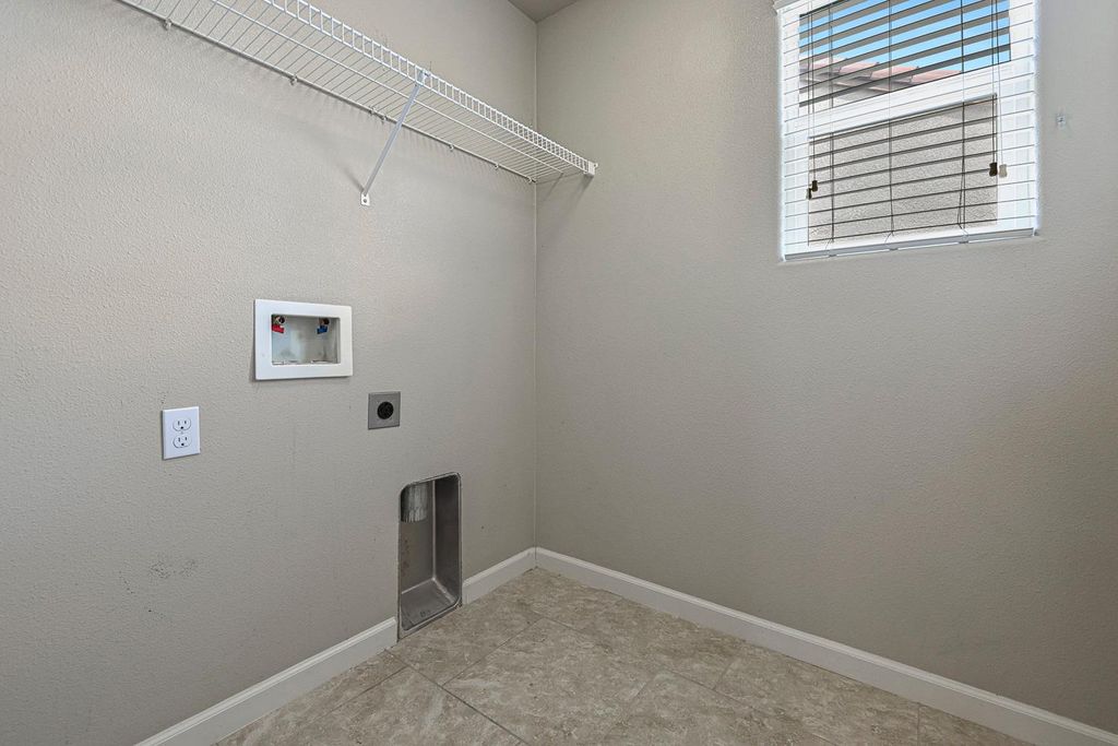 Image 22 of property listing at 1324 Royalty Way, Clovis, CA 93619