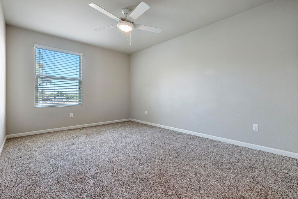 Image 33 of property listing at 1324 Royalty Way, Clovis, CA 93619
