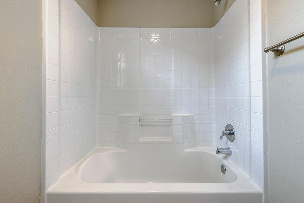 Image 36 of property listing at 1324 Royalty Way, Clovis, CA 93619