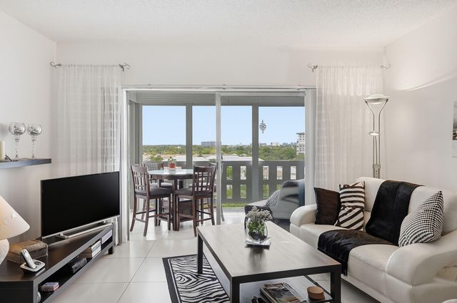 4330 Hillcrest Drive 804, Hollywood, FL 33021