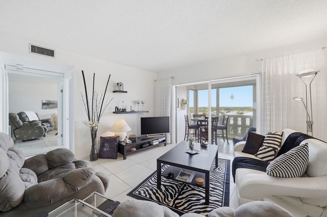 4330 Hillcrest Drive 804, Hollywood, FL 33021