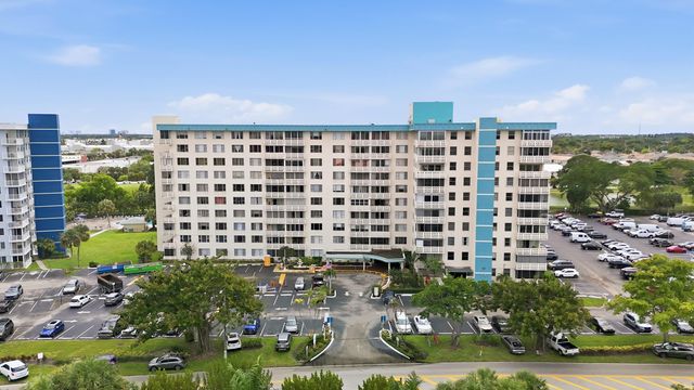 4330 Hillcrest Drive 804, Hollywood, FL 33021