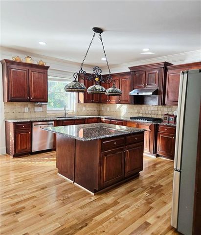 5710 Swift Creek Court, Suwanee, GA 30024