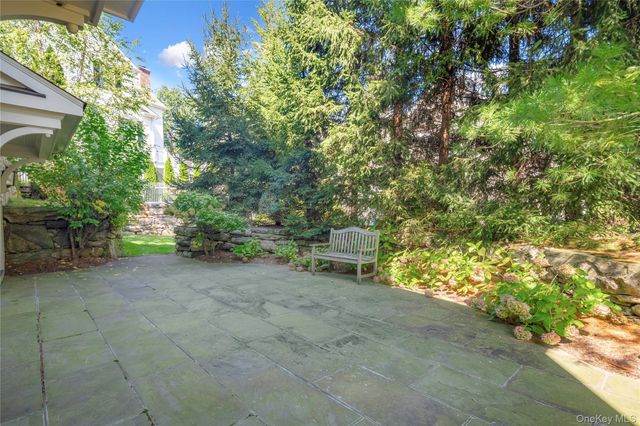 14 Cider Mill Circle, Armonk, NY 10504