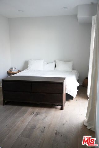 1038 11th Street D, Santa Monica, CA 90403