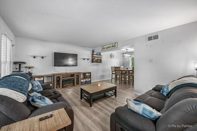 1441 Loch Lomond Drive, Crystal Lake, IL 60014