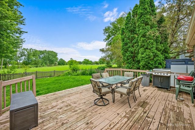 1441 Loch Lomond Drive, Crystal Lake, IL 60014