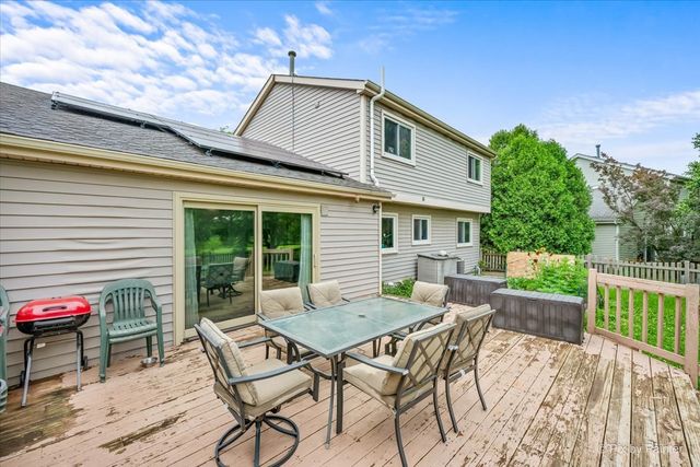 1441 Loch Lomond Drive, Crystal Lake, IL 60014
