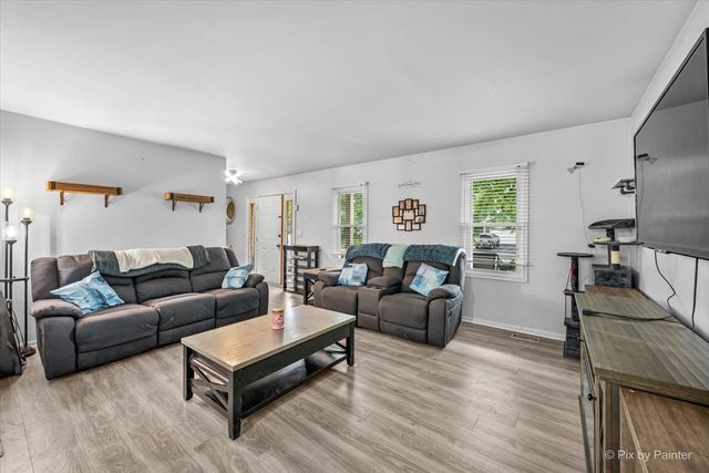 1441 Loch Lomond Drive, Crystal Lake, IL 60014