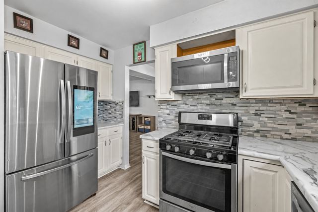 1441 Loch Lomond Drive, Crystal Lake, IL 60014