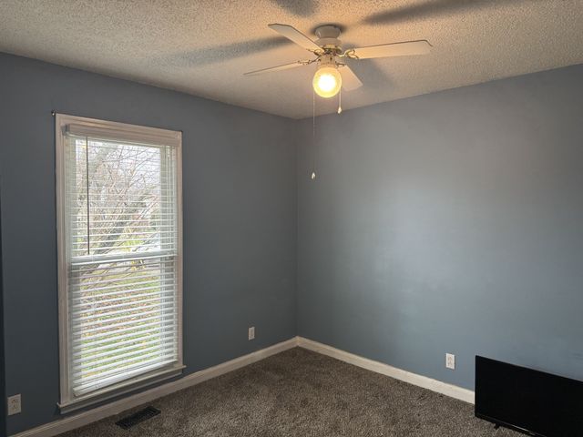 1222 Marla Dr, Clarksville, TN 37042