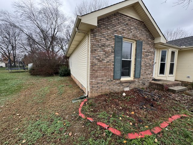 1222 Marla Dr, Clarksville, TN 37042