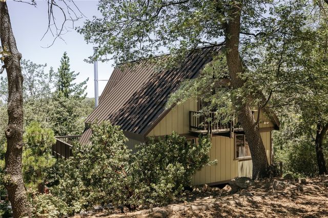 1457 Yosemite, Lake Arrowhead, CA 92352