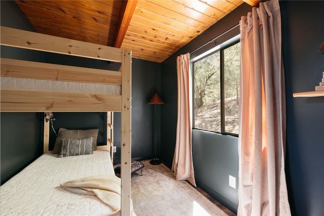 1457 Yosemite, Lake Arrowhead, CA 92352
