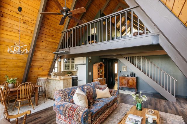 1457 Yosemite, Lake Arrowhead, CA 92352