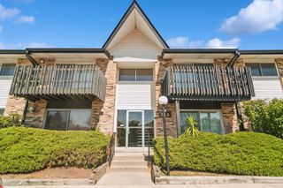 24A Kingery Quarter 202, Willowbrook, IL 60527