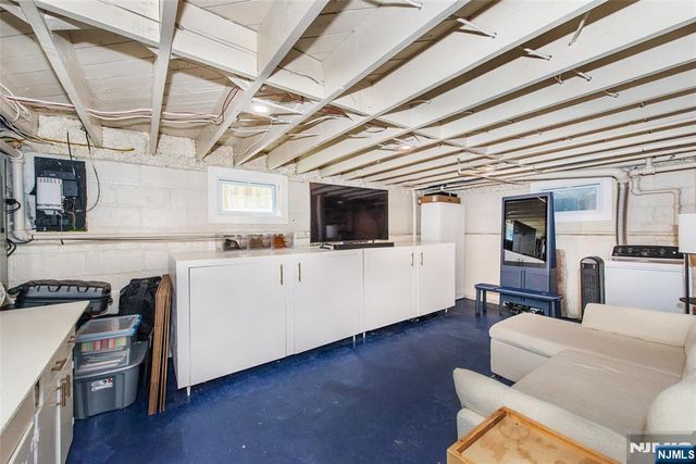 68 Newman Avenue, Verona, NJ 07044