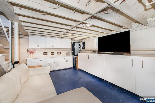 68 Newman Avenue, Verona, NJ 07044